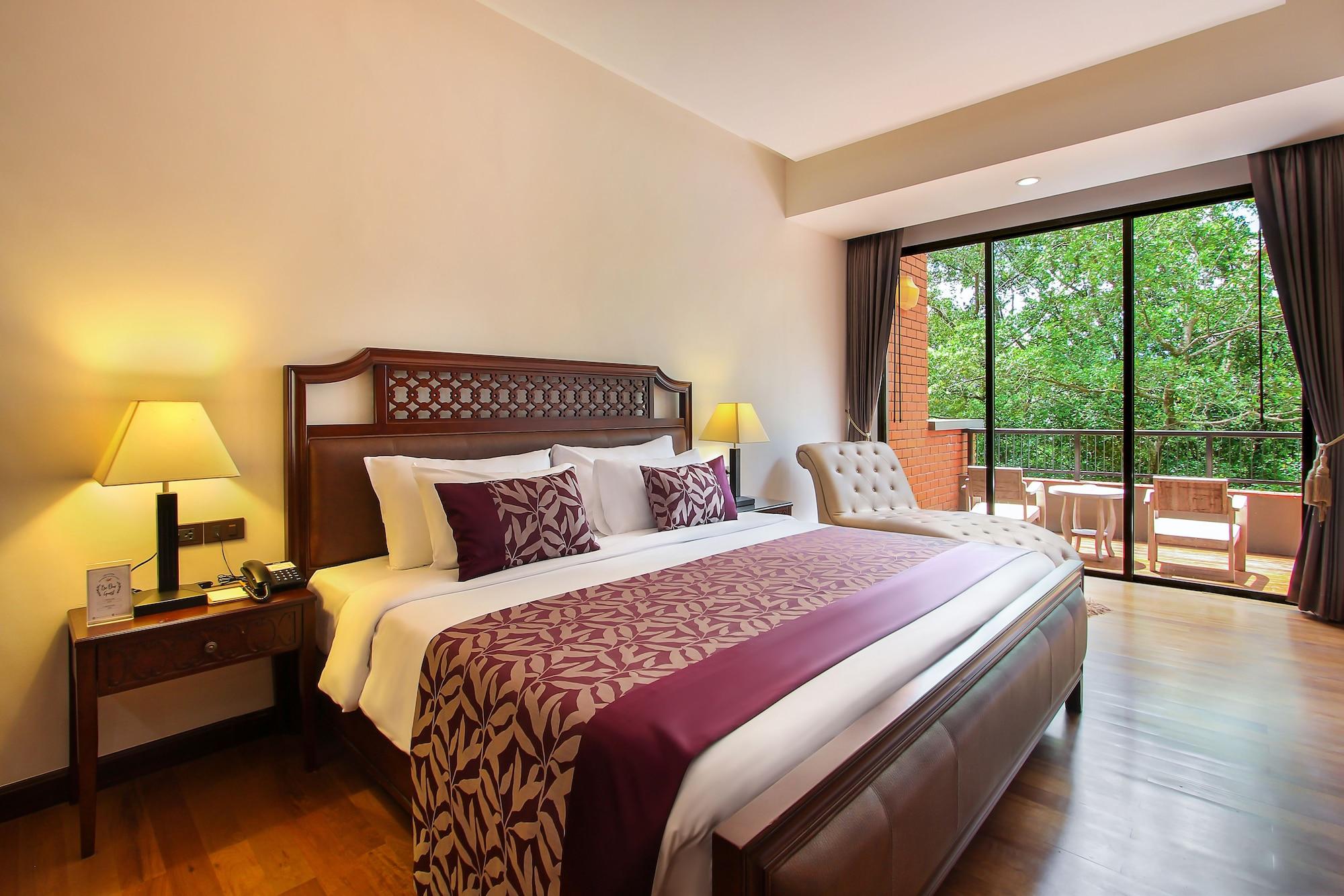 Rimnaam Klangchan Hotel - Sha Plus Чантабури Экстерьер фото